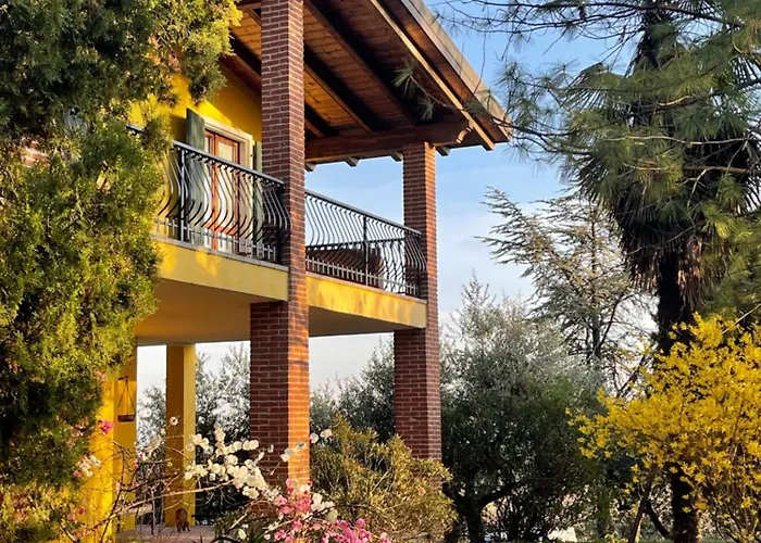 米斯特拉尔农家乐 * 索马坎帕尼亚