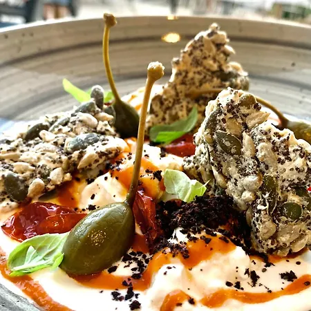 Le Mistral * سوماكامبانا